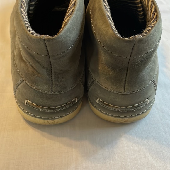 Ugg Casual Shoes Men’s Size 10.5 Medium Gray Leather Comfort Ankle High - Picture 10 of 12